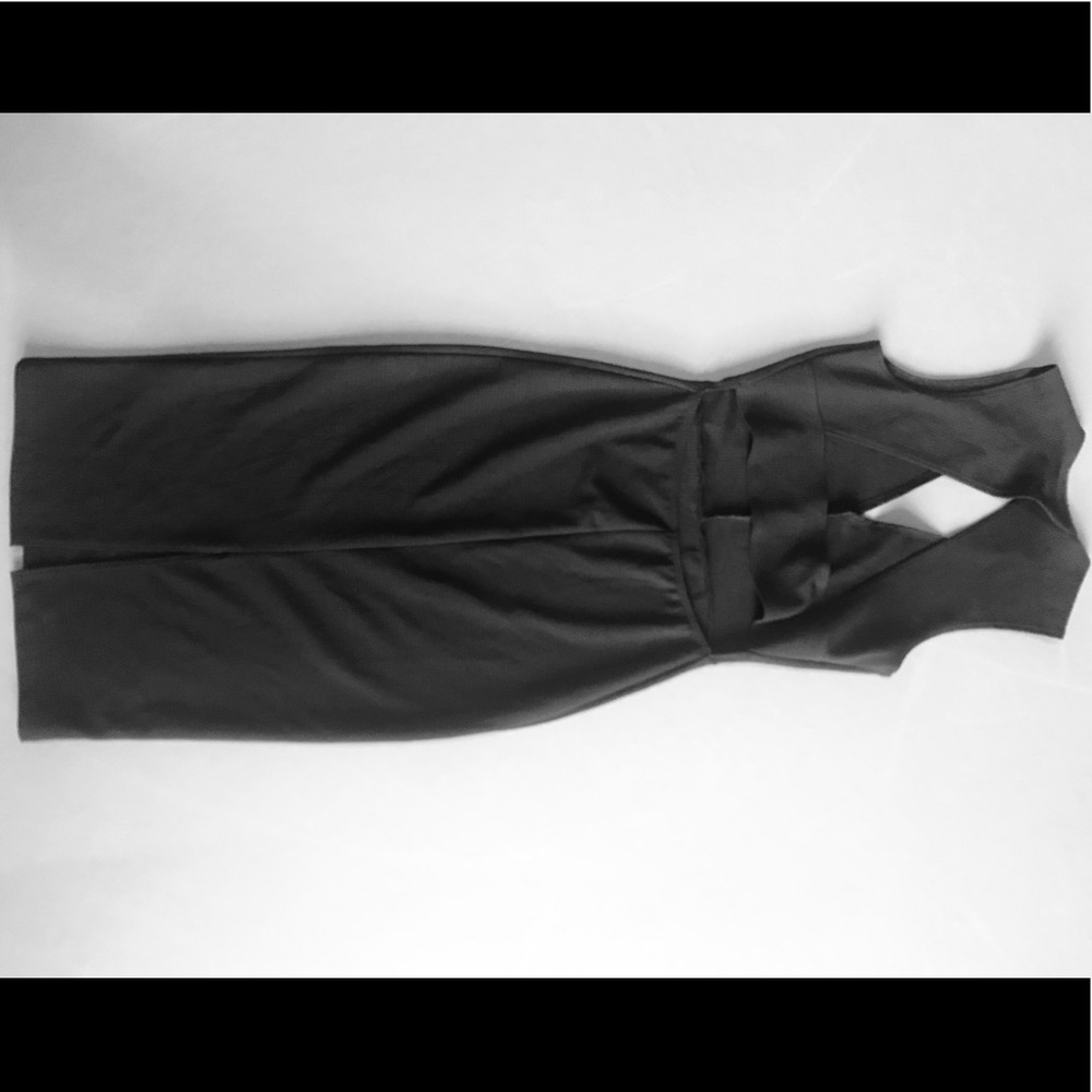 Black sleeveless dress with back cut out